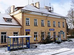 Dworzec zimą od strony peronu