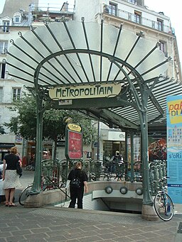 Paris metro entrance Sainte-Opportune
