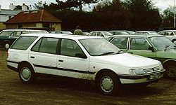 Peugeot 405 Break 1989.jpg