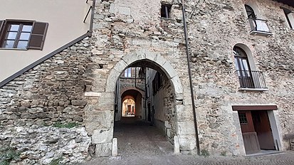 E pòrte du Burgu (Porte Liazoliorum)