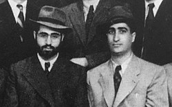 הרב בן-חיים מימין, לצדו של הרב עובדיה יוסף, 1947