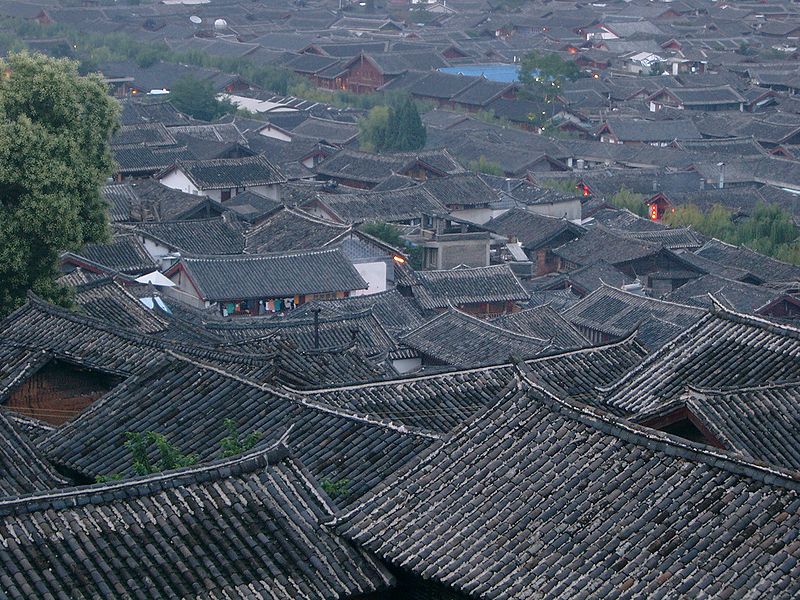 File:Roofs of old town Lijiang.jpg