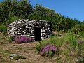 Loge en pierre sèche, près de Saint-Goussaud