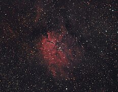 NGC 6823 entouré de la nébuleuse en émission Sharpless 2-86 (Courtoisie: Hunter Wilson).