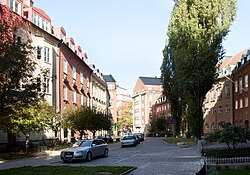 Tysta gatan norrut (till vänster) och söderut.