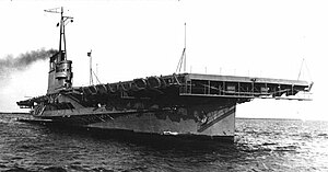 Эсминец USS Wolverine (IX-64) в гавани Чикаго (США), 22 августа 1943 года.