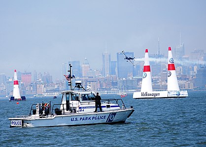 Unidad Marítima de patrulla durante el Redbull Air Show el 18 de Junio de 2010.