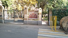 Ограда с воротами по Старосадскому пер д 7 10.JPG