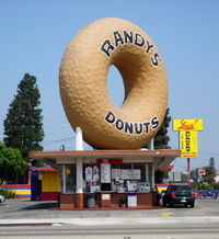 2008-0914-RandysDonuts.jpg