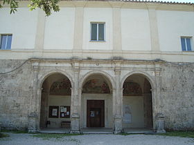 Le portique du couvent de San Cosimato