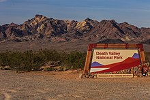 Death Valley blooms (8645184594).jpg