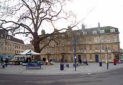 Kings-Mead Square - geograph.org.uk - 1715987.jpg