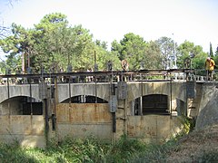 Le Libron est une petite rivière qui croise le canal du Midi.