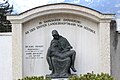 La tomba di Erckert e della moglie Anny Gruber al cimitero di Maia Bassa.