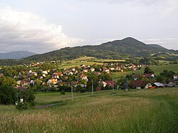 Metylovice, pohled z lokality Lišky, v pozadí vrchol Ondřejník