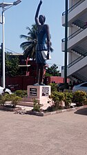 Monument à l'Université Kofi Annan de Guinée