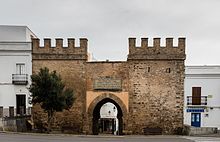 View of the Puerta de Jerez, the traditional entrance to the old city centre.