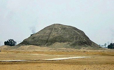 Amenemhet IIIs pyramid i Hawara.