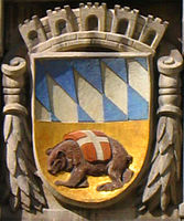 Wappen über der Rathaustür
