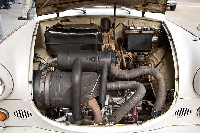 FileTrabant 600 engine 002jpg