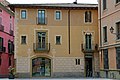 Finestres de l'habitatge a la plaça de la Catedral, 2 (Vic)