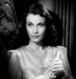 Vivien Leigh in Waterloo Bridge trailer a.jpg