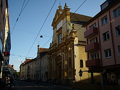 Tres ejemplos de fachada única: St. Joseph und St. Maria Magdalena, Würzburg…