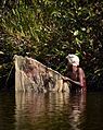 نساء يصطدن السمك عن طريق الشبكة- مدغشقر