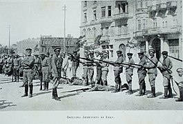 Unitats armènies entrenant a Bakú