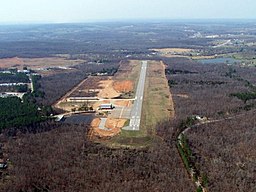 Sharp County Regional Airport i Ash Flat.