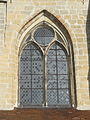 Fenêtre au sud de la chapelle de la Vierge.