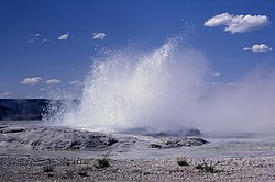 Éruption de Fountain en 1964.