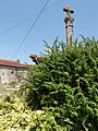 Calvaire en face du lycée.