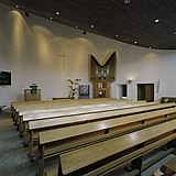 Interieur van de kerkzaal met de preekstoel en het Flentrop-orgel; 2005.