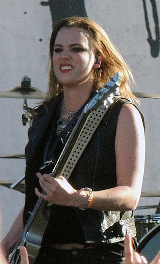 330px-Lzzy_Hale_2014.jpg