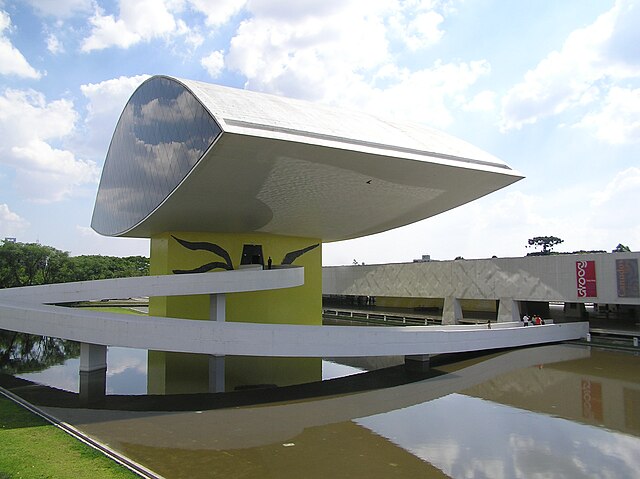 640px-Museu_Oscar_Niemeyer_2_Curitiba_Brasil.jpg?width=250
