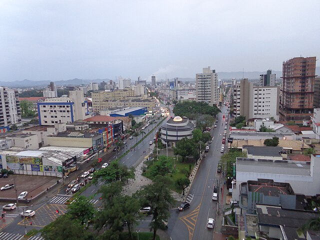 Vista do centro de Tubarão com o Museu Willy Zumblick ao centro