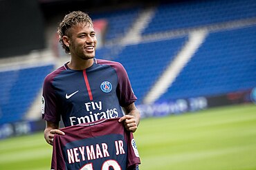 Официальная презентация Неймара-младшего для Paris Saint-Germain, 4 августа 2017 г.