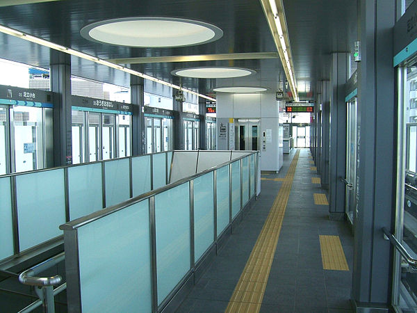 600px-NipporiToneri-Liner-06-Ogi-ohashi-station-platform.jpg