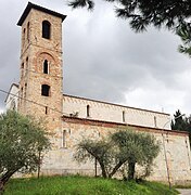 Iglesia rural situada poco después de Pietrasanta.