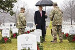 Президент Дональд Трамп посетил Арлингтонское национальное кладбище (46303267902) .jpg