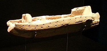 Modelo en terracota de birreme púnico, siglo IV a. C. Museo Arqueológico Provincial de Alicante.
