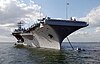 USS Harry S. Truman ancre en dehors Portsmouth.jpg