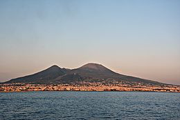 Vesuvio da mare 2.JPG