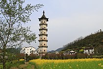 Menara Longtian di Desa Fengshan