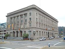 Charleston City Hall, West Virginia, in 2009 Charleston City Hall Apr 09.JPG