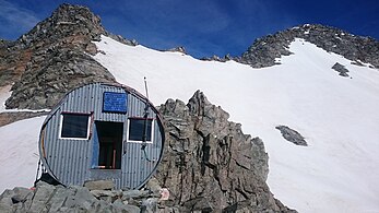 Copland Shelter, on the eastern side of Copland Pass