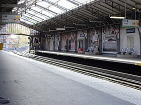 Quais de la station en regardant vers Étoile.