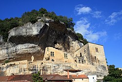 Skyline of Les Eyzies-de-Tayac-Sireuil