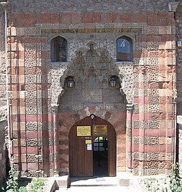 De ingang van de Gök Medrese (Hemelschool)